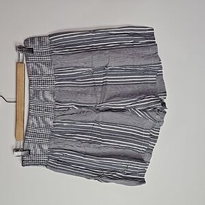 American Eagle large gray and white striped new with tags shorts